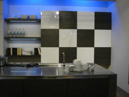 Две идеи кухонных шкафов, Милан 2010 Две идеи кухонных шкафов, Милан 2010