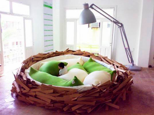 The Giant Birds Nest Bed